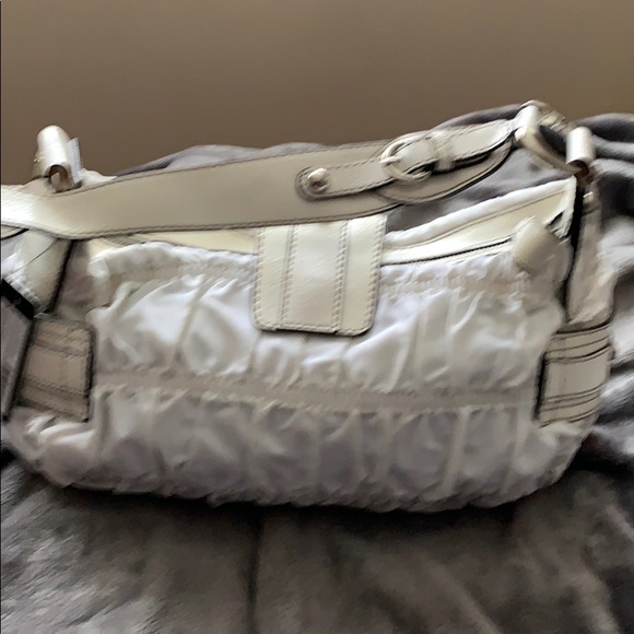 Guess (4) - Picture 2 of 7